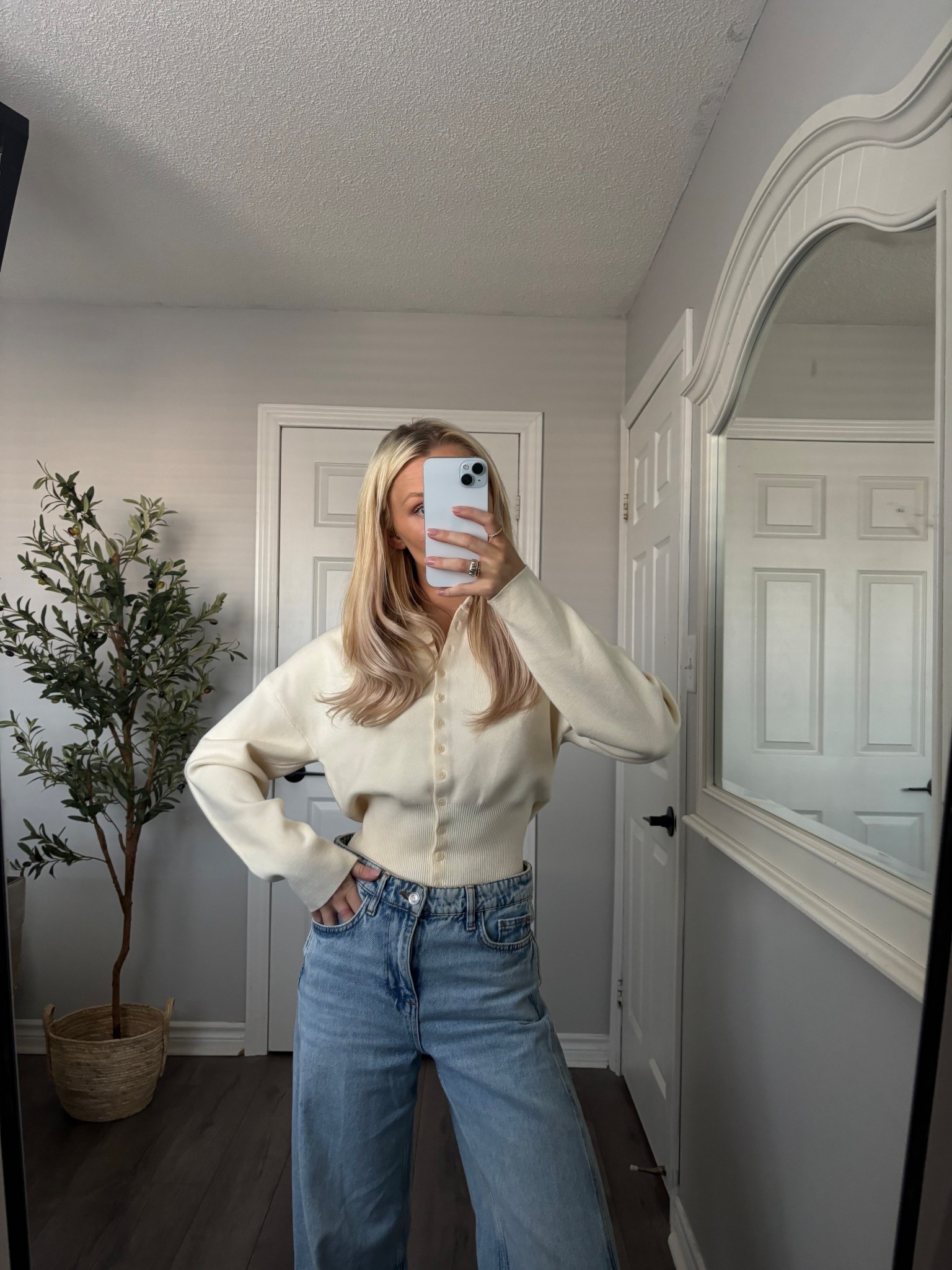 Wearing size 25 in jeans & XXS cardigan🤍

#LTKfall #LTKwinter #LTKcanada