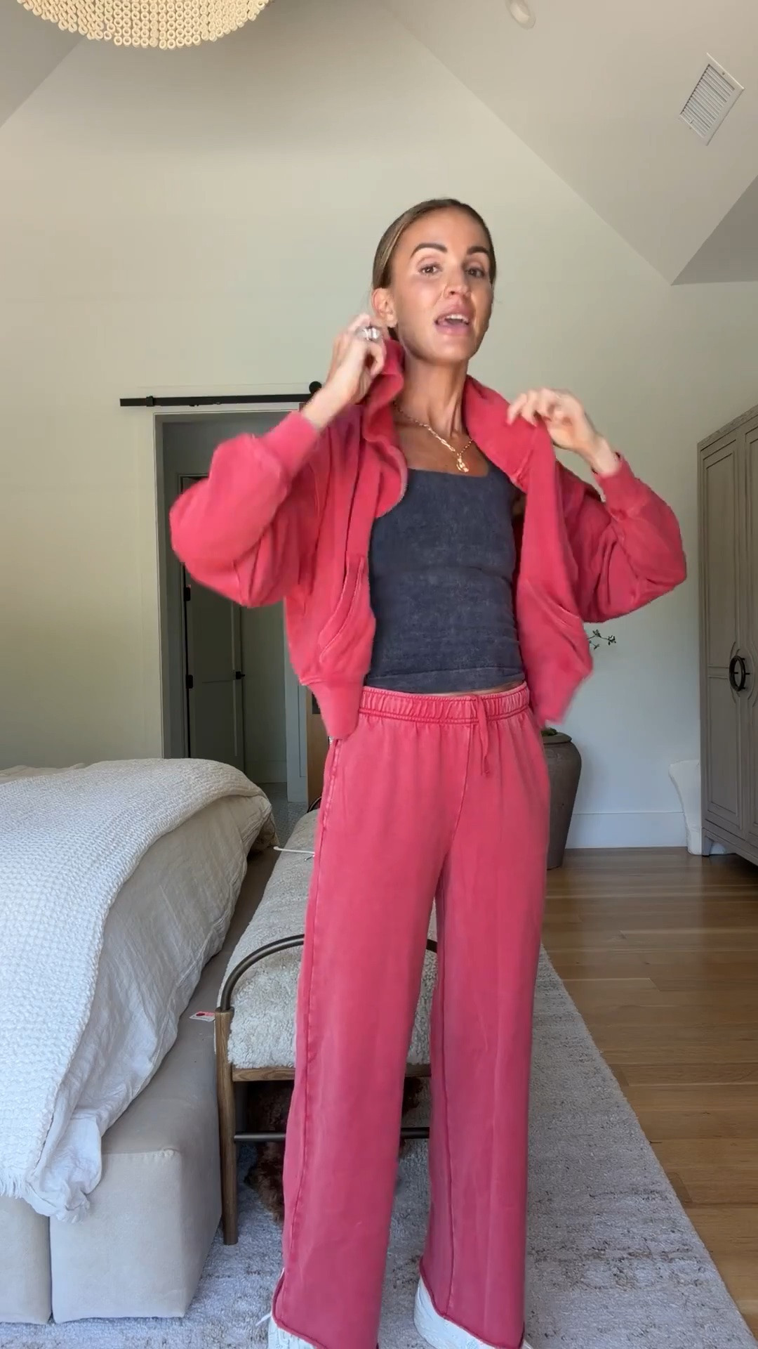 These red sweats 🫶🏼 40% off rn!! Must-have copies for fall 🥰