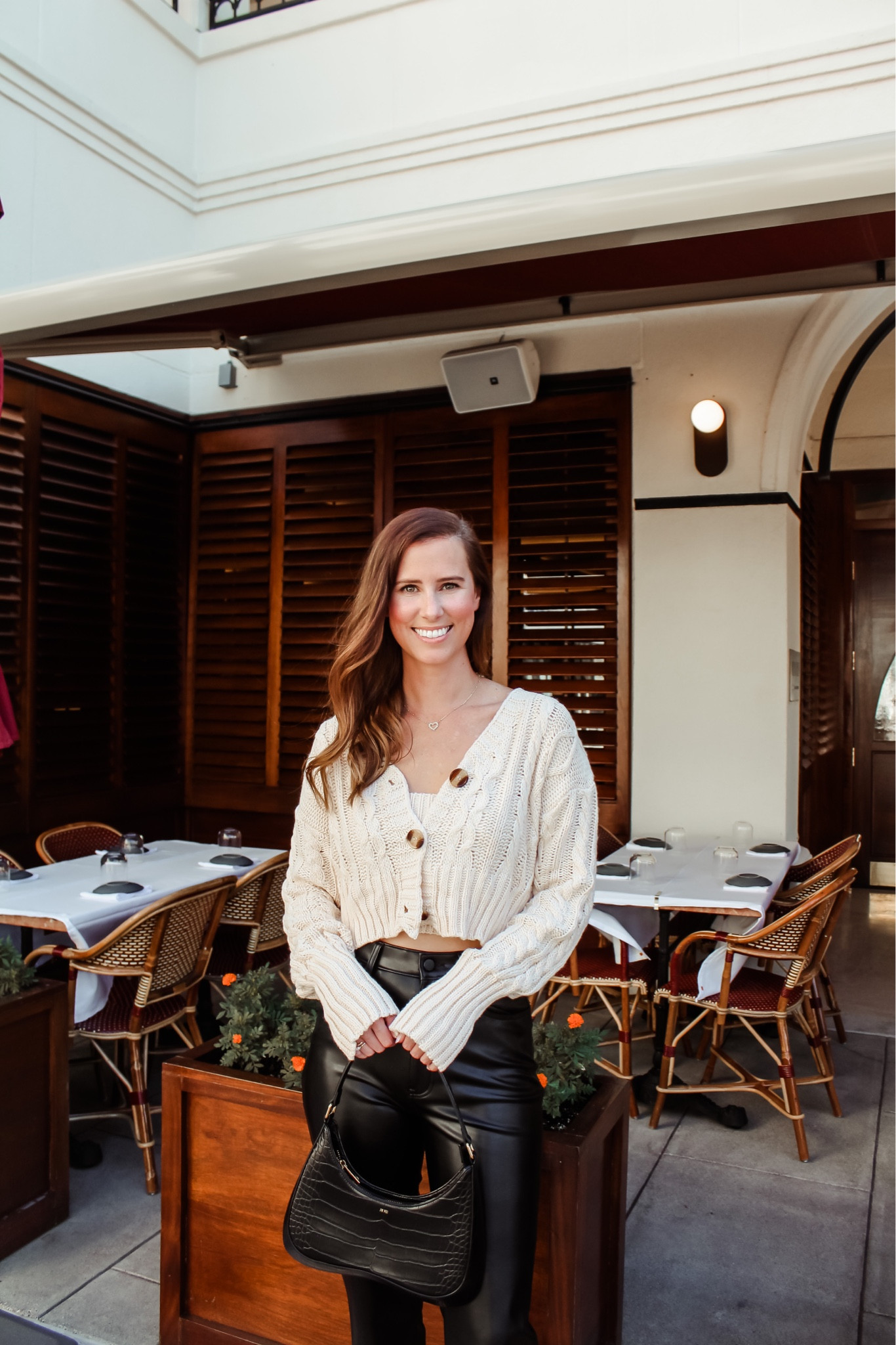 This sweater set might be my favorite fall find so far! 🤍🍁
•