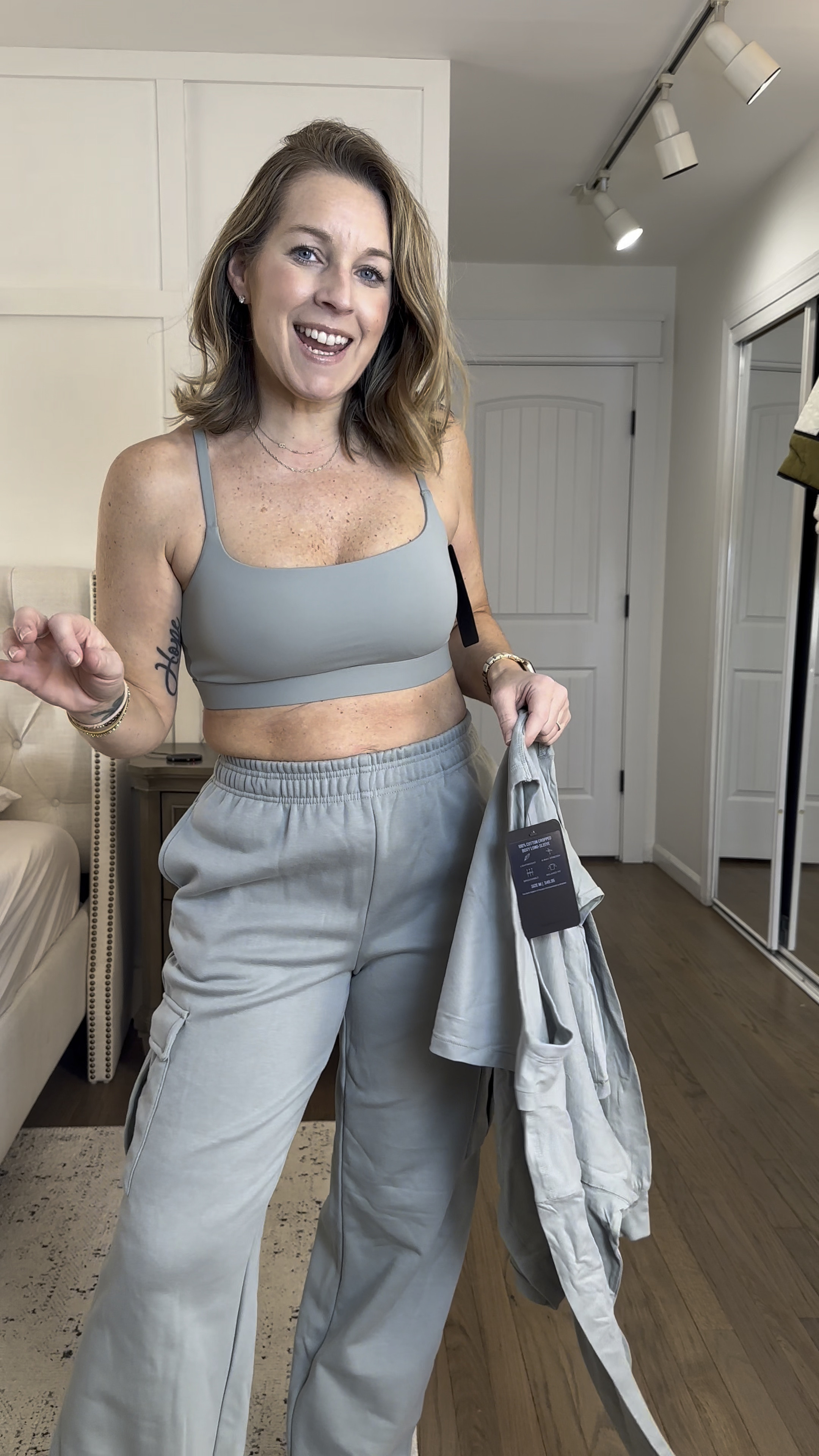 Medium everything and holy moly is it all so buttery smooth and soft!! 

#LTKWatchNow #LTKFindsUnder100 #LTKFitness