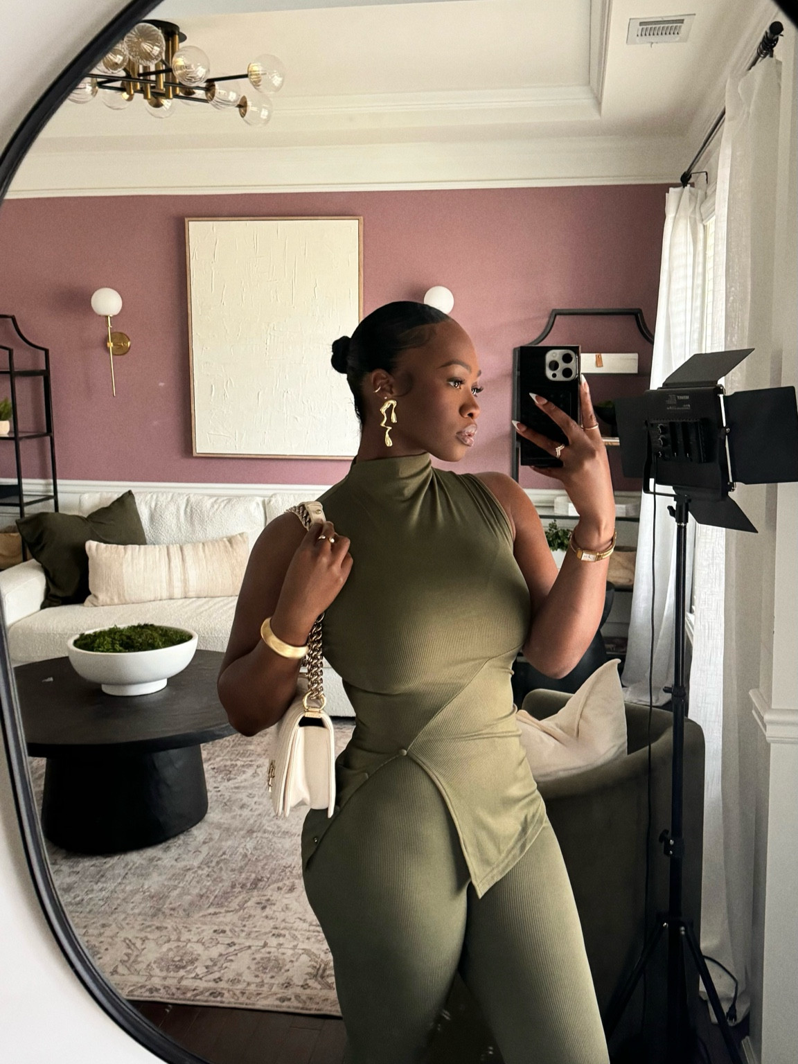 A monochromatic look always gives classy with little effort 💚 

#LTKStyleTip