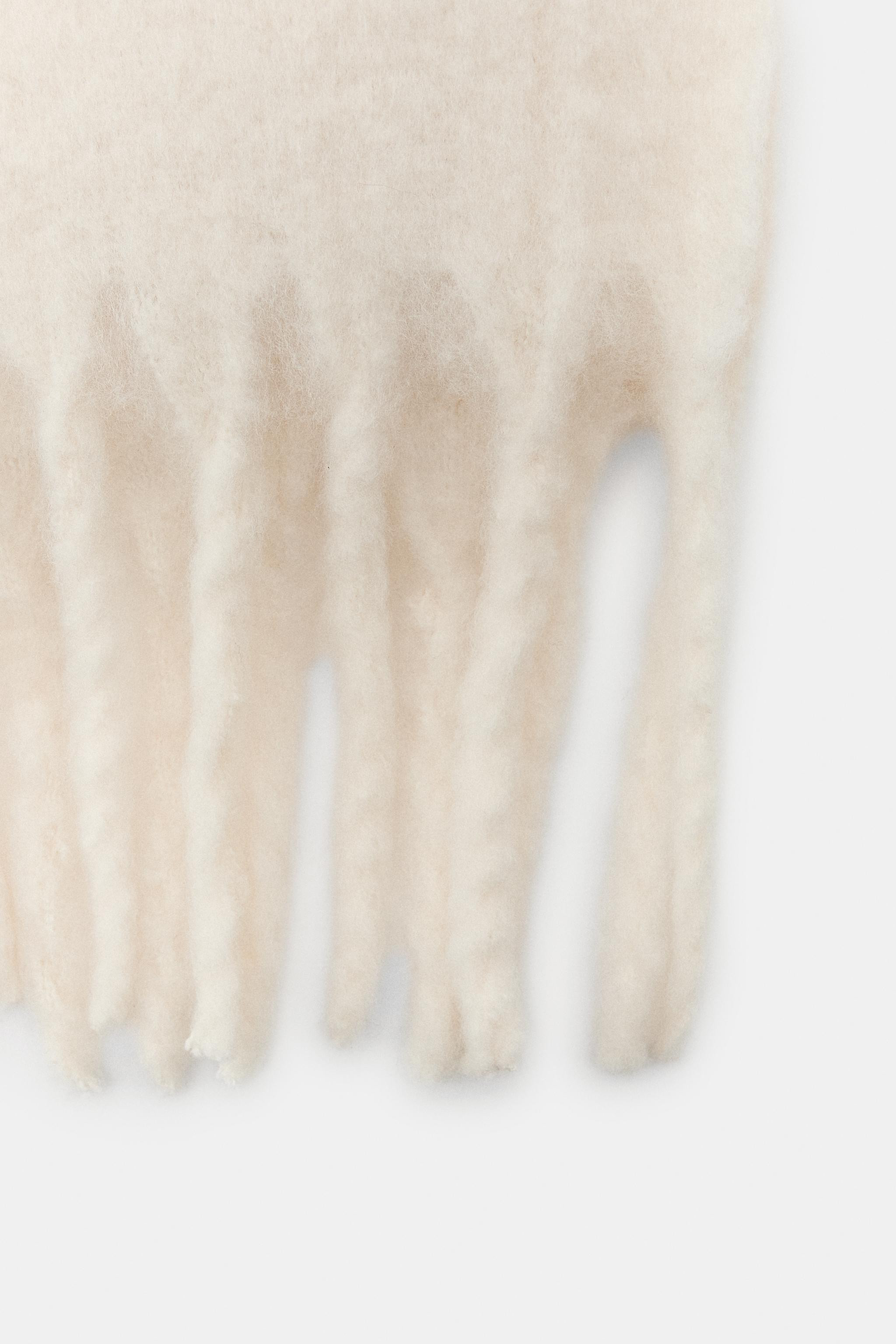 PLAIN FRINGED SCARF | Zara UK