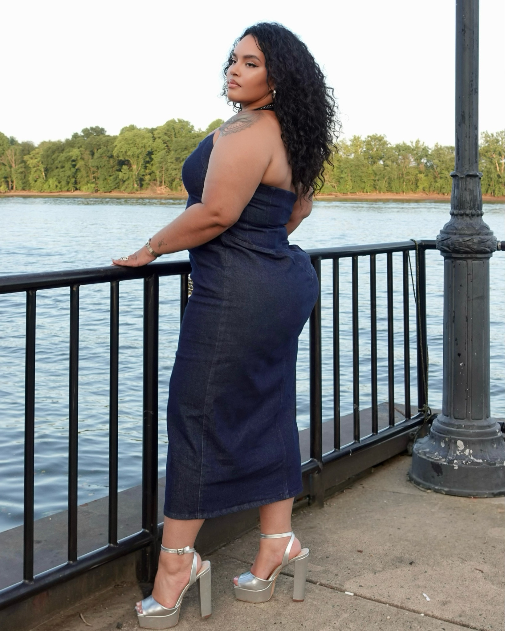 POV: You found the denim dress that hugs every curve like it was made just for you 😮‍💨💙 This Eloquii piece? She’s giving luxury body—no shapewear needed. Link’s in bio, thank me later. #plussizefashion #eloquii #denimdress #curvygirlstyle #ootd

#LTKFindsUnder100 #LTKPlusSize