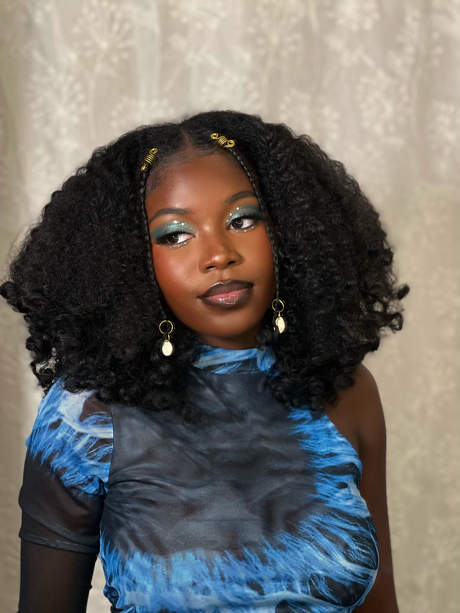 blue concert makeup inspo! 

#LTKbeauty #LTKstyletip #LTKfindsunder50