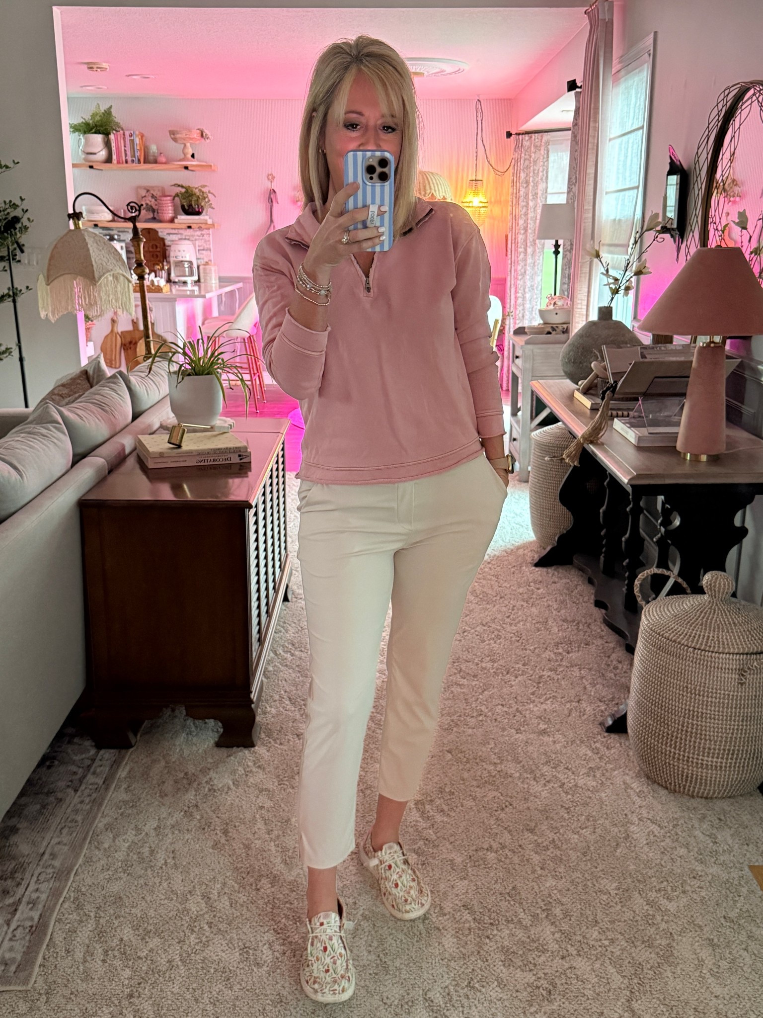 Can’t say enough about these cropped pants!! Love! TTS