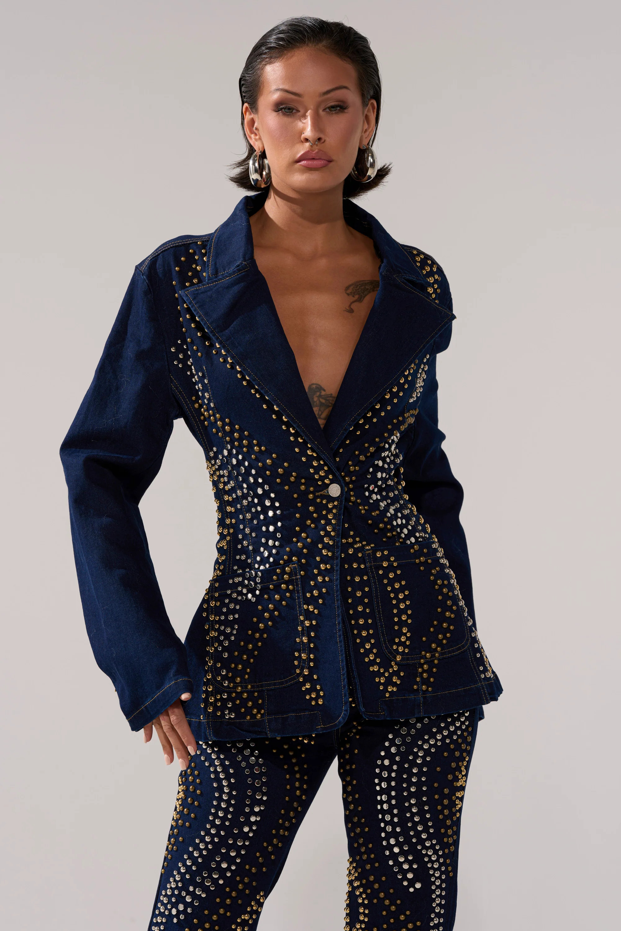 AKIRA Cheyenne Studded Denim Blazer | Size Medium | AKIRA