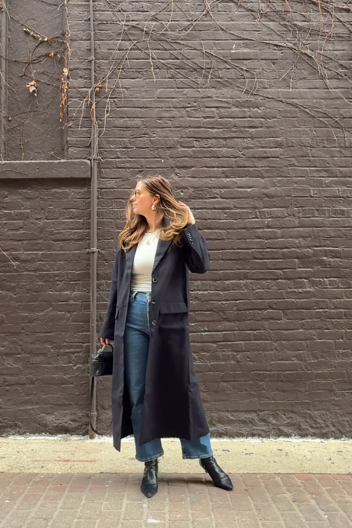 Levi’s rib cage. Sized up one size. Abercrombie blazer jacket. Runs a little big. This is a small. Amazon sunnies and bag 

#LTKdayinmylife #LTKOver40 #LTKgrwm