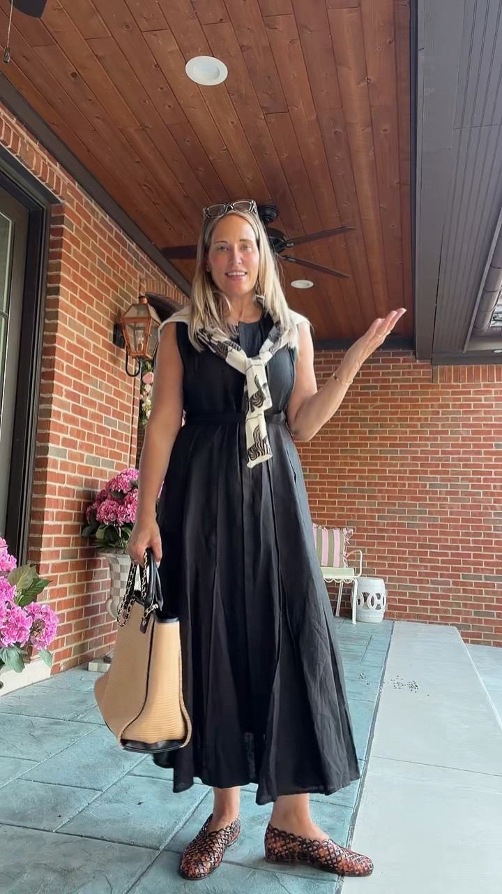 2nd dinner outfit of the night. And wearing my jelly shoes for walking. Love them! In style and perfect for walking.

#LTKootd #LTKmomlife #LTKOver40