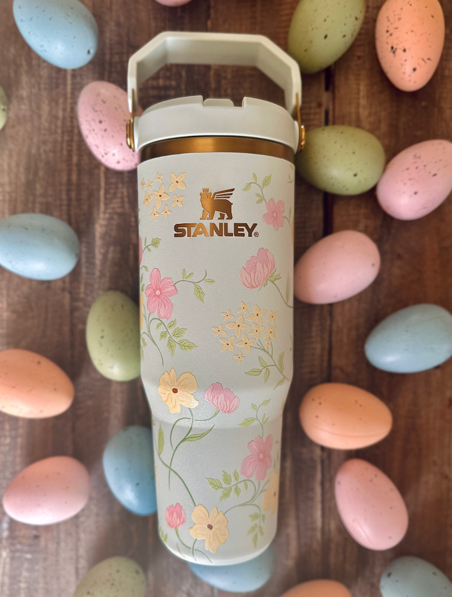 
#ad HOLD THE JELLYBEANS 🐰🥚 the Stanley Easter Collection JUST DROPPED and I am not okayyyy! Tell me this isn’t the sweetest way to say “some bunny loves you” without handing over another chocolate bunny! The florals, the pastels, the classic Stanley quality that keeps drinks cold forever! It’s cute and actually useful. Don’t sleep on this one… I have a feeling this one will go fast! 🌷✨ @stanley_brand #stanleypartner 

 