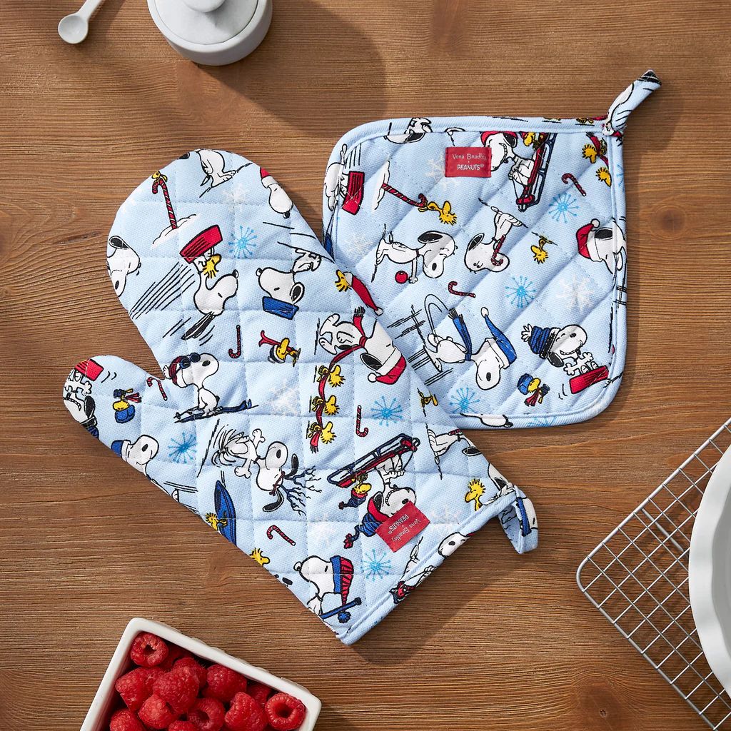 Peanuts® Pot Holder & Oven Mitt Set | Vera Bradley