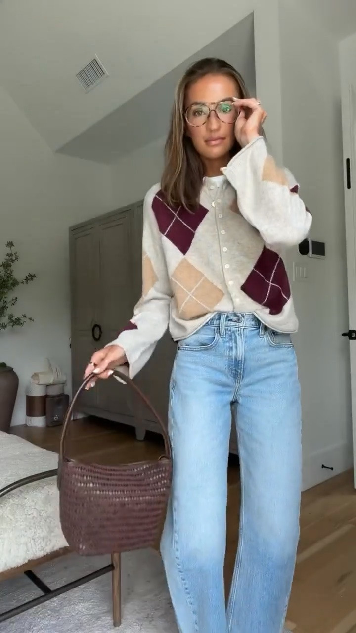 Cutest argyle sweater just got restocked!! 🥳 grab it before it’s gone! Such a good go-to for fall 🙌🏼

#LTKootd