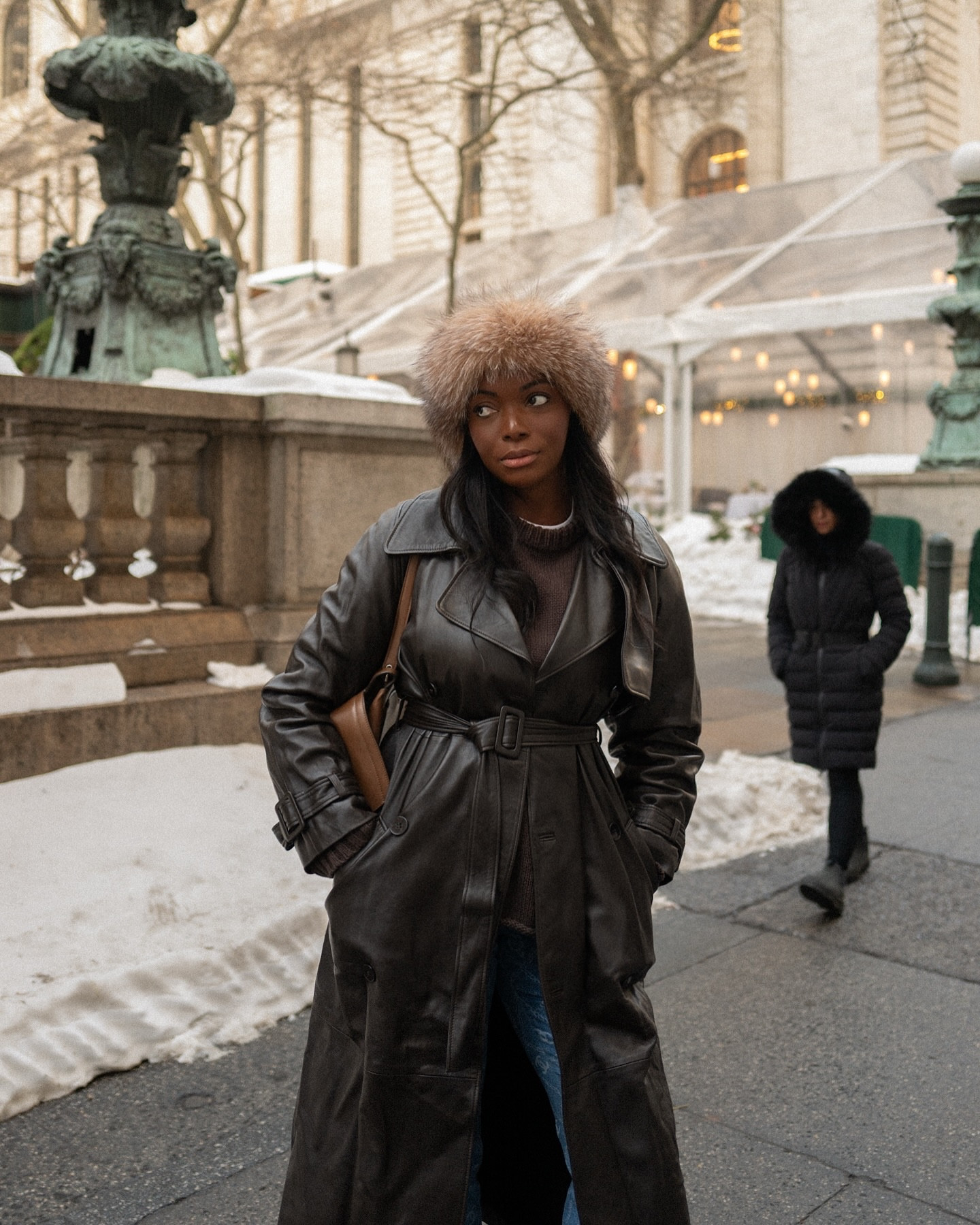 how to look cute in subzero temps 🥶 fur/shearling accents, and LOTS of @uniqlousa heattech!!!