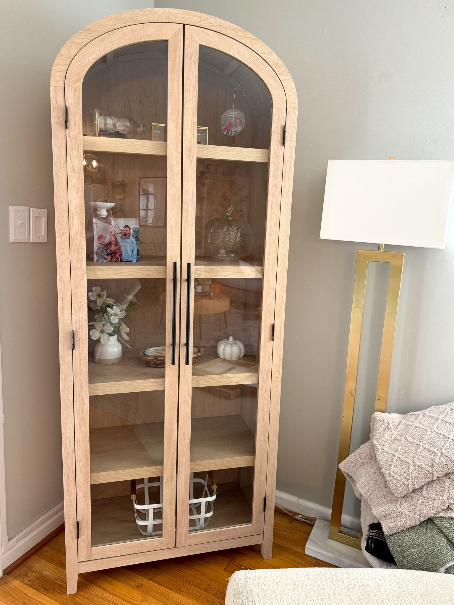 I just love this gorgeous bookcase I moved it downstairs 📚💕 
linking it below!



#LTKHome #LTKxWayfair #LTKFamily