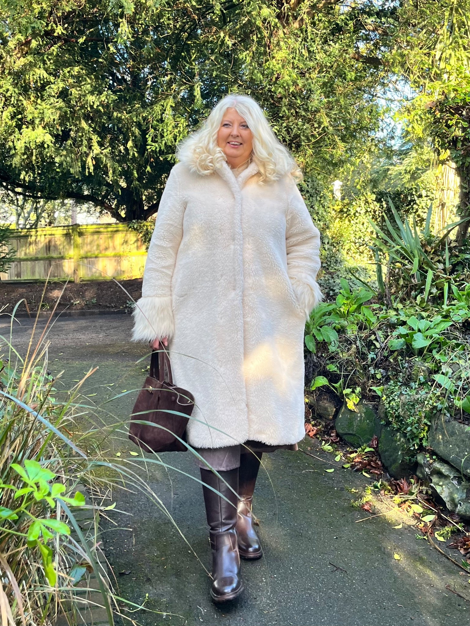 Ivory faux fur coat preloved find

#LTKwinter #LTKeurope #LTKuk
