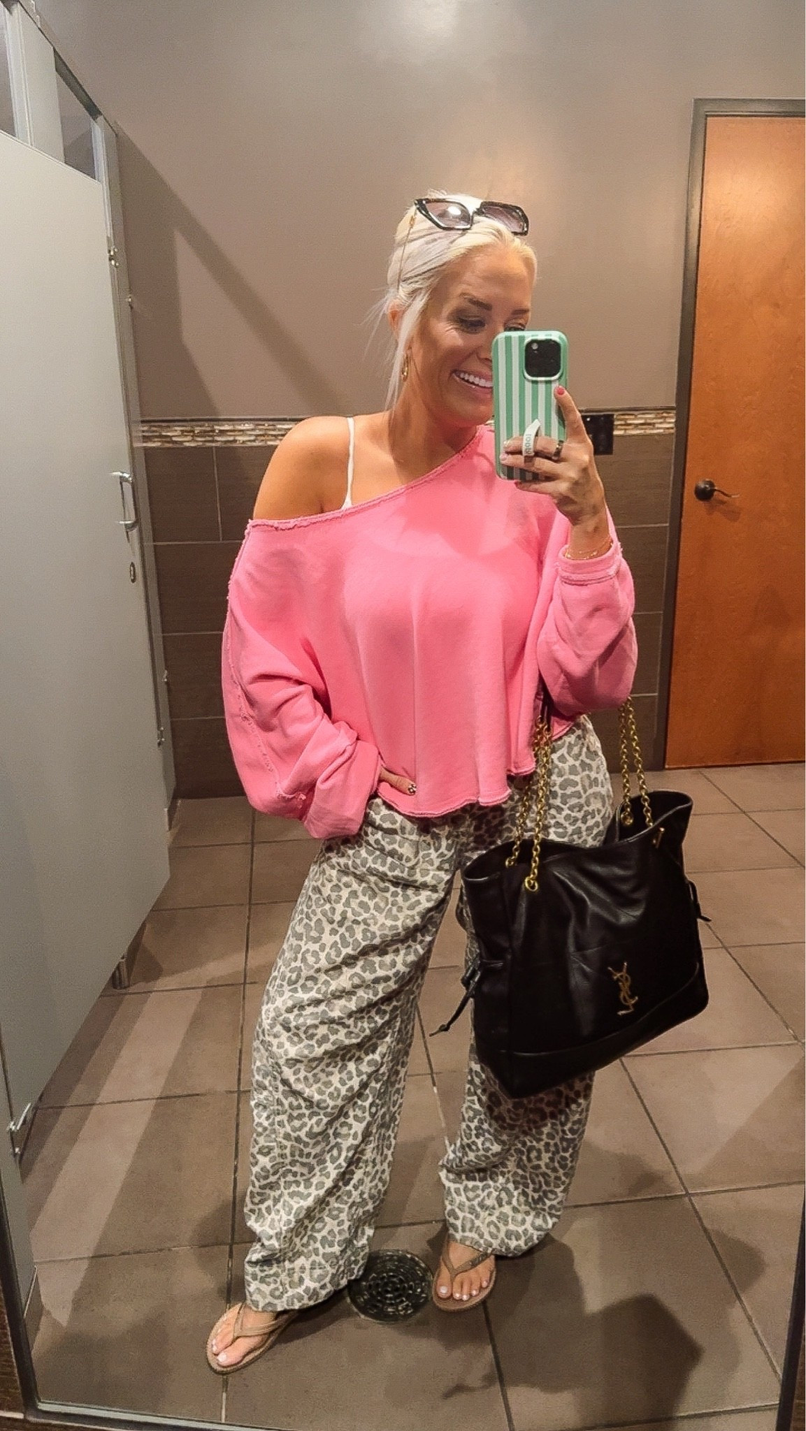 Yesterdays comfy, casual outfit inspo
Size small in both, linked similar
Options