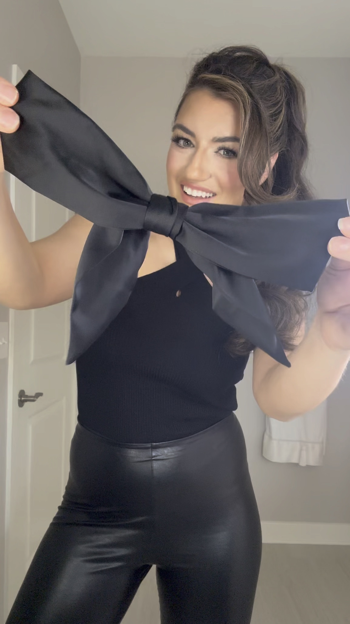 It’s beautiful, clips in easily, stayed in all night and made me feel so pretty! Also linked my leggings 🖤

#LTKVideo #LTKbeauty #LTKstyletip