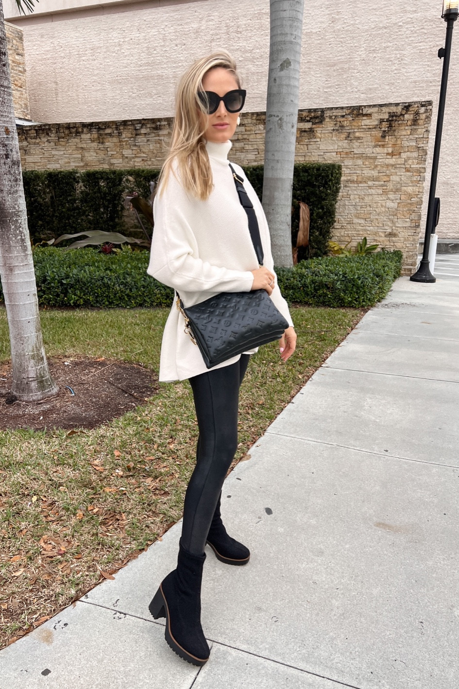 Cozy thanksgiving day outfit 

#LTKHoliday #LTKCyberweek #LTKSeasonal