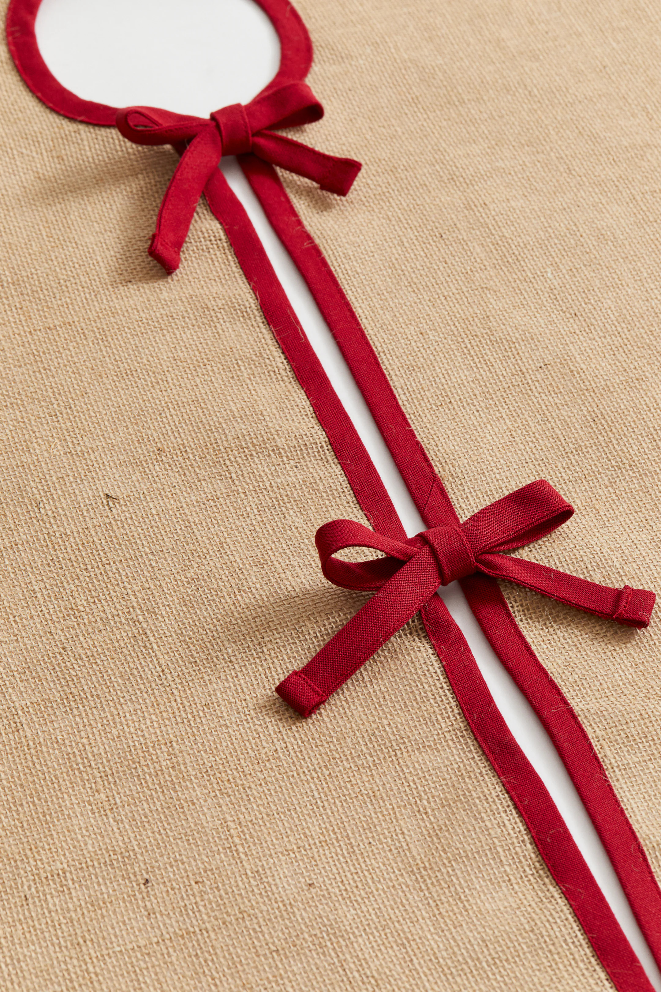 Jute Christmas Tree Skirt | H&M (US + CA)