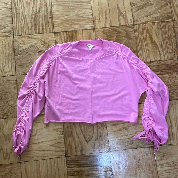 Pink cropped ruched sleeve sweatshirt | Poshmark