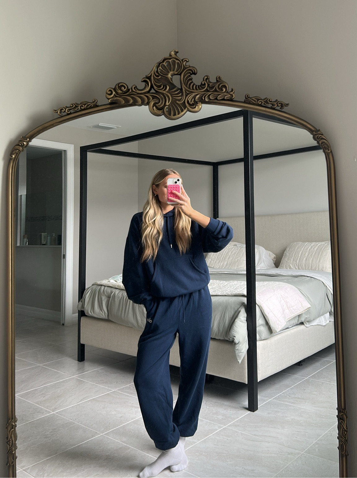 alo accolade sweats wearing a small in both! 

#LTKActive