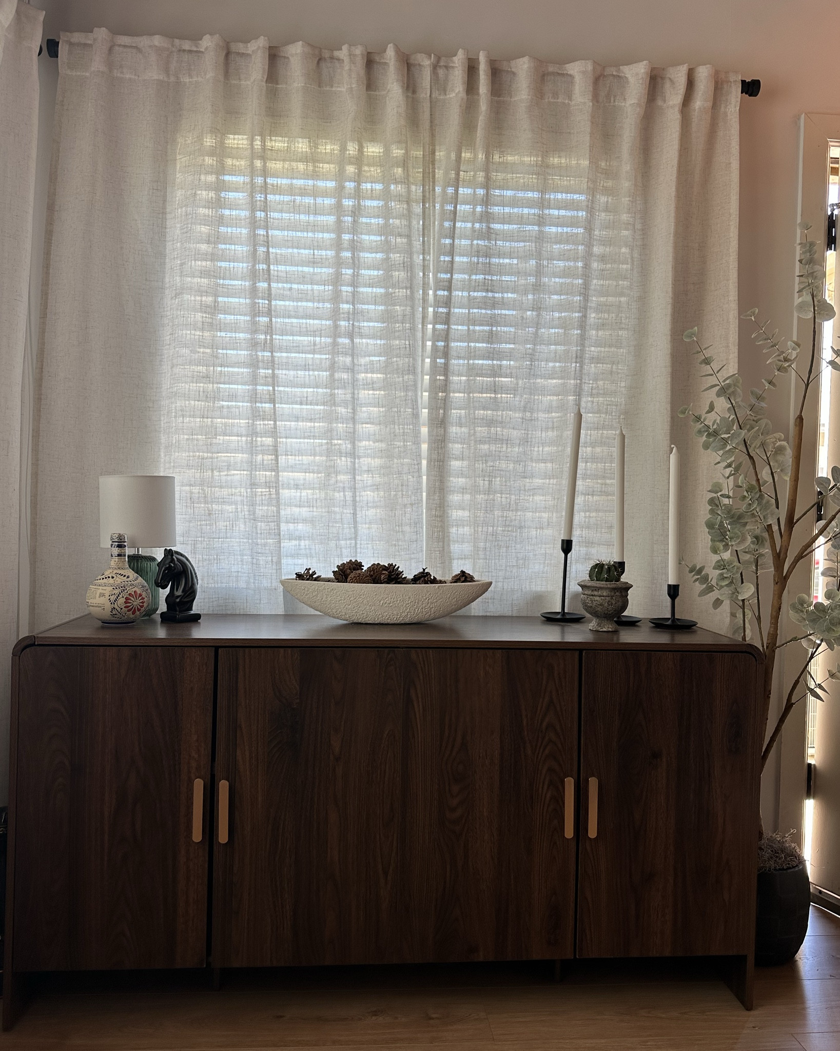 Linen curtains for the bar/game rinconcito in my living room. I was hesitant bc I love natural lighting, but these filter light, yet makes everything cozier.
.
.
.
#homedecor #amazonfinds #amazonhome #ltk #homestyle #homeinspo #homedecorideas #livingroom #linencurtains

#LTKHome #LTKFindsUnder50 #LTKFindsUnder100