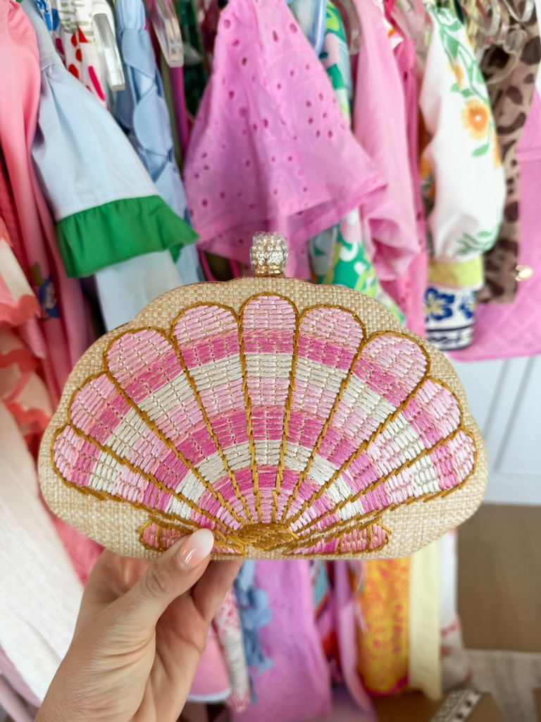 Shell woven Amazon clutch 

#LTKgrwm #LTKootd