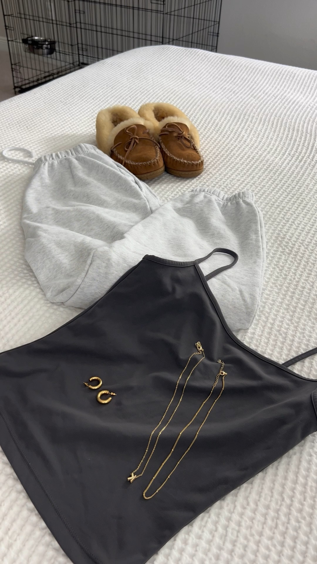 Comfy, cool, and ready for anything 🖤
This dark grey tank, cozy grey sweats, moccs, and gold details to tie it all together ✨ Effortless style for slow mornings or on the go days 💨
#OffDutyStyle #CozyAndCool #NeutralVibes #LoungewearLook #CasualStyle #EverydayEssentials #RelaxedAndReady #AutumnVibes

#LTKShoeCrush #LTKautumn #LTKTravel