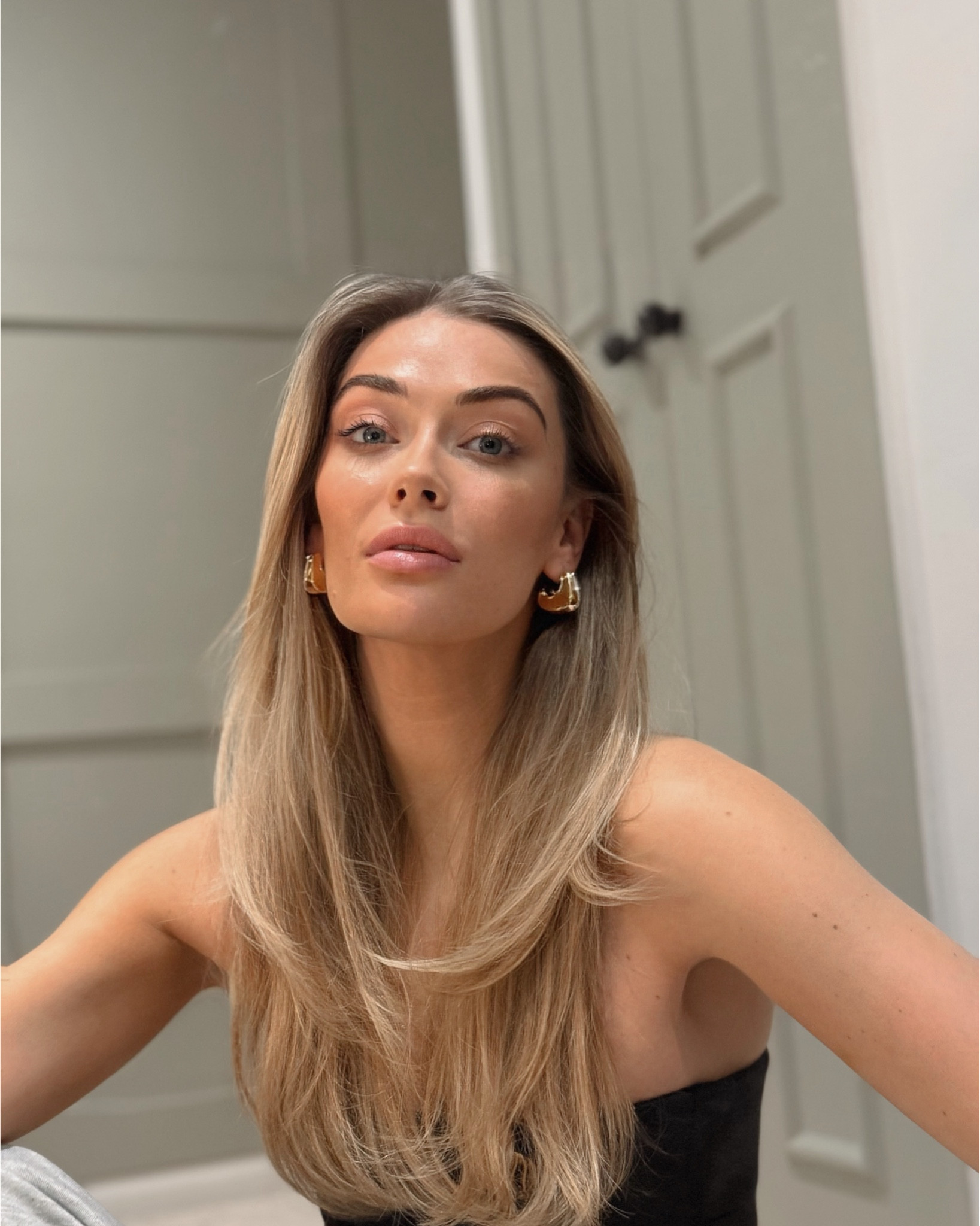 Mixed metal earrings always. 

#LTKluxury #LTKFashionMonth #LTKdatenight