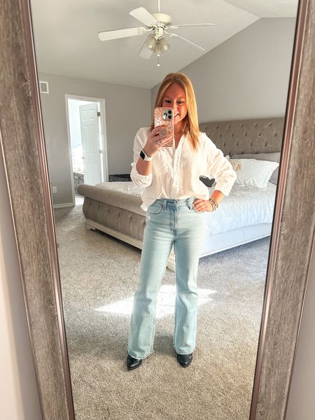 The morning lighting in my bedroom this time of year is 👌🏻
Off to brunch with the girls 🥂
Flare jeans- size 0/25 XXS
white tee- xsmall

#LTKunder100 #LTKunder50