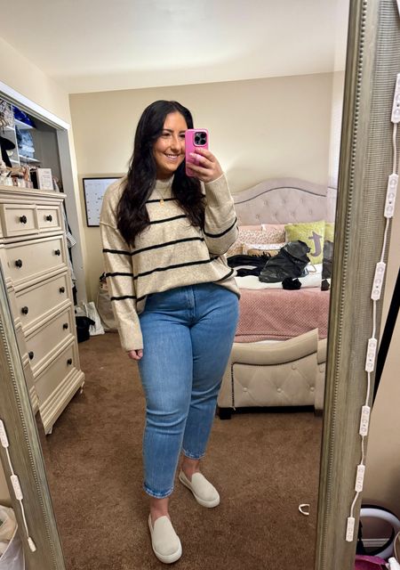 cozy casual outfit 

sweater - XL - i sized up 
jeans / 32 short ! 