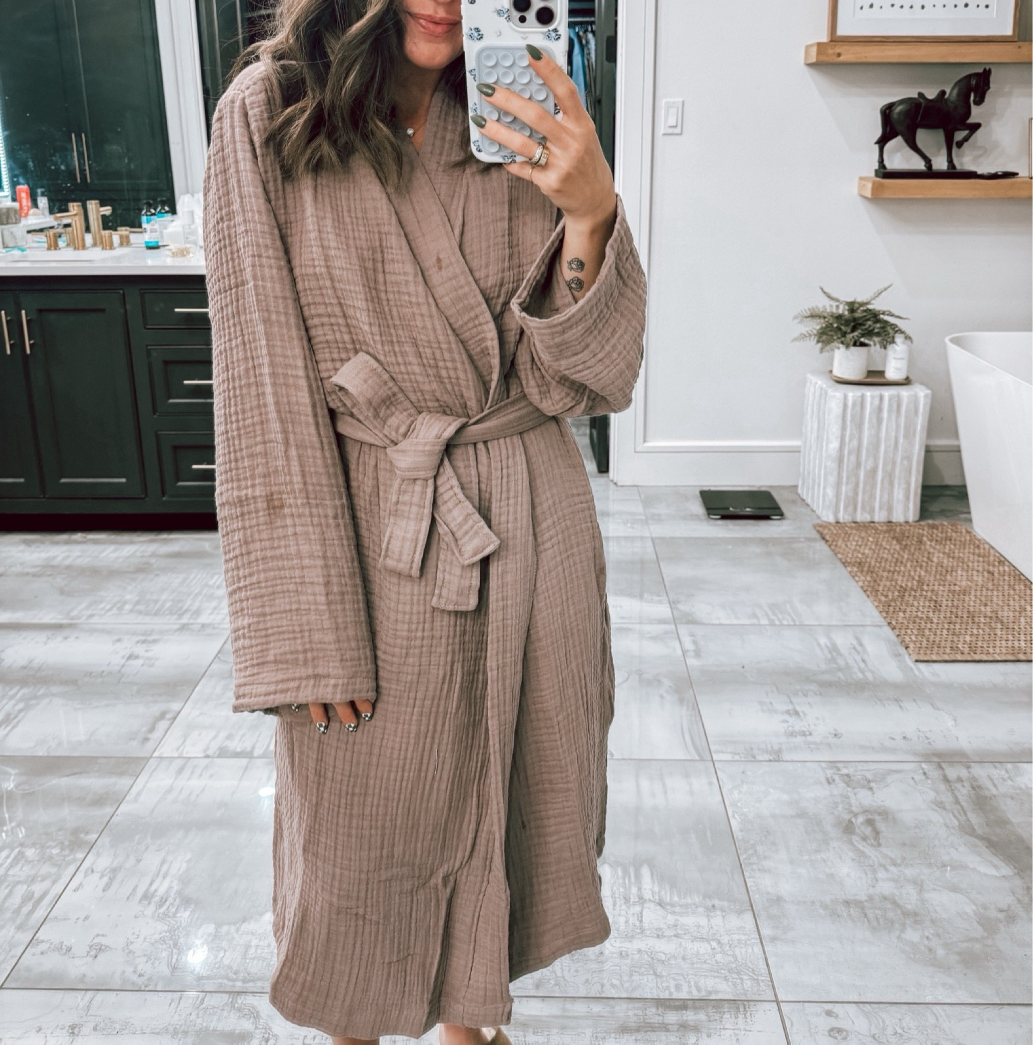 The robe I’ve been wearing nonstop is 25% off right now!!!

#LTKSaleAlert #LTKHome #LTKGiftGuide