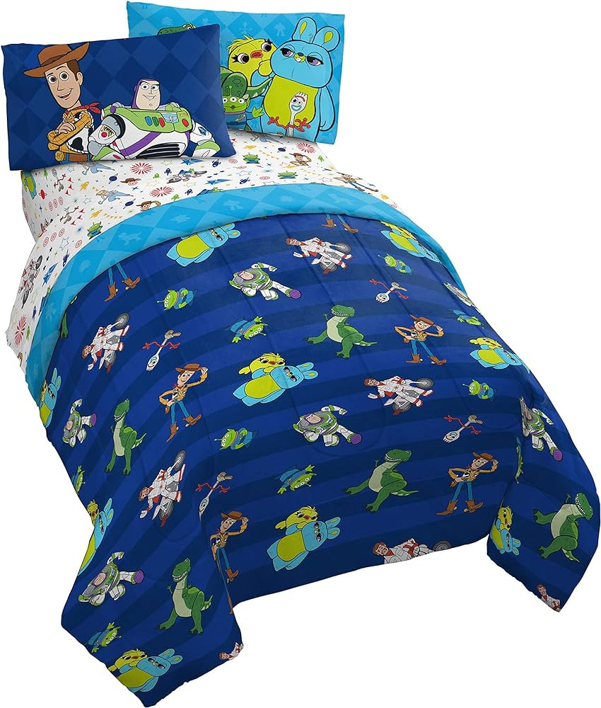 Jay Franco Disney Toy Story Buzz & Woody 5 Piece Full Bed Set - Includes Reversible Comforter & S... | Amazon (US)