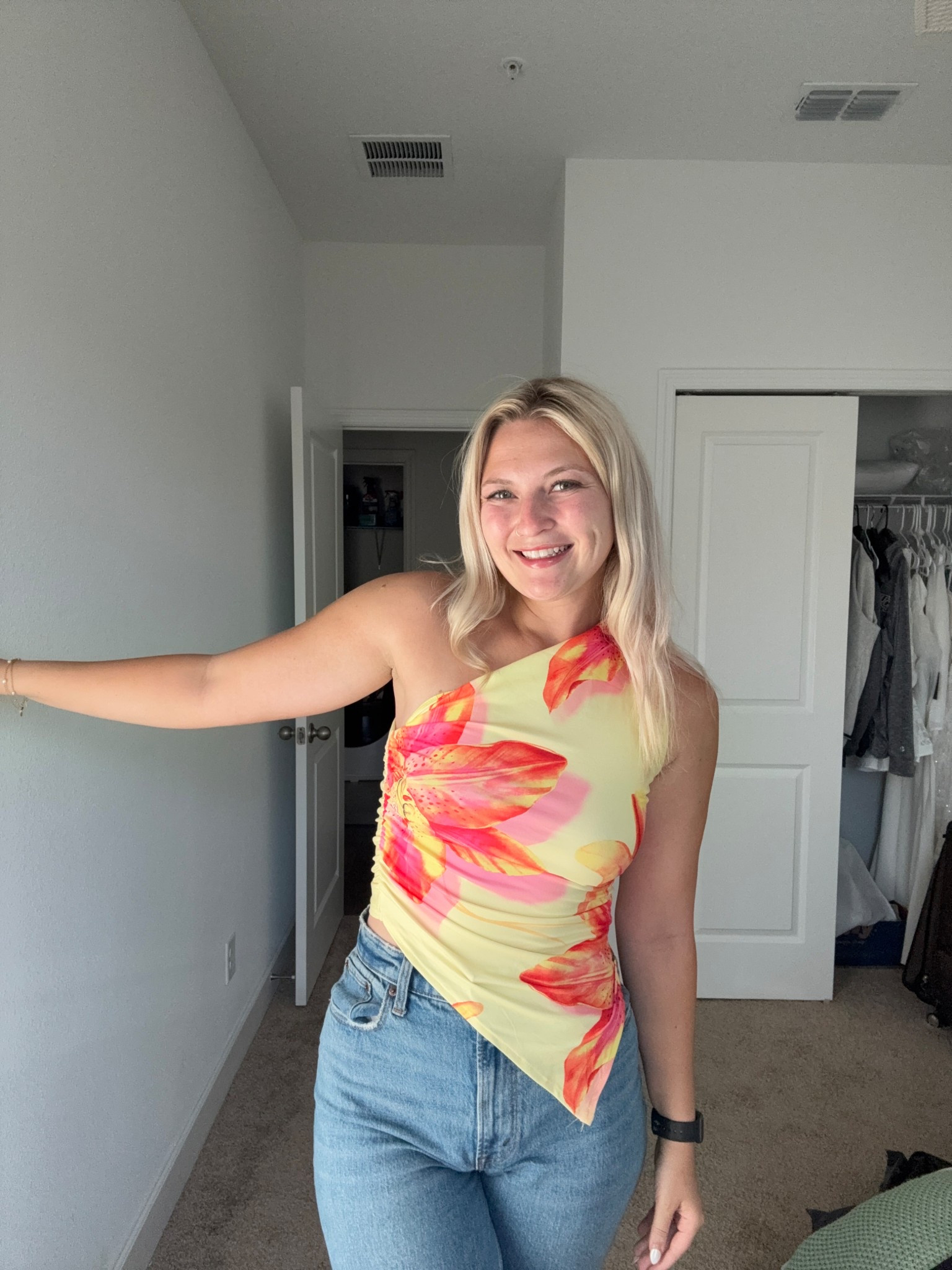 Tropical shirt with everyday jeans🧡

#LTKStyleTip #LTKFindsUnder50 #LTKFindsUnder100