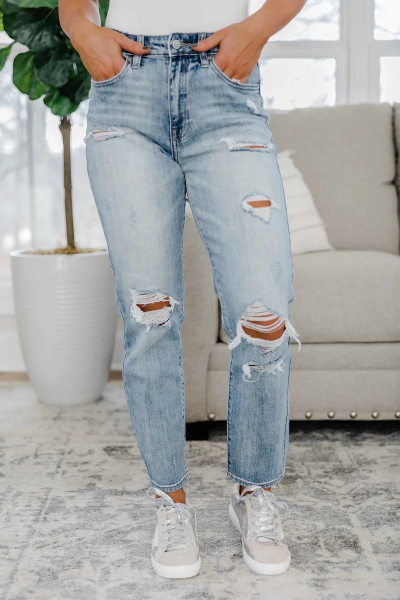 The Jessie Light Wash Distressed Mom Jean FINAL SALE | Pink Lily