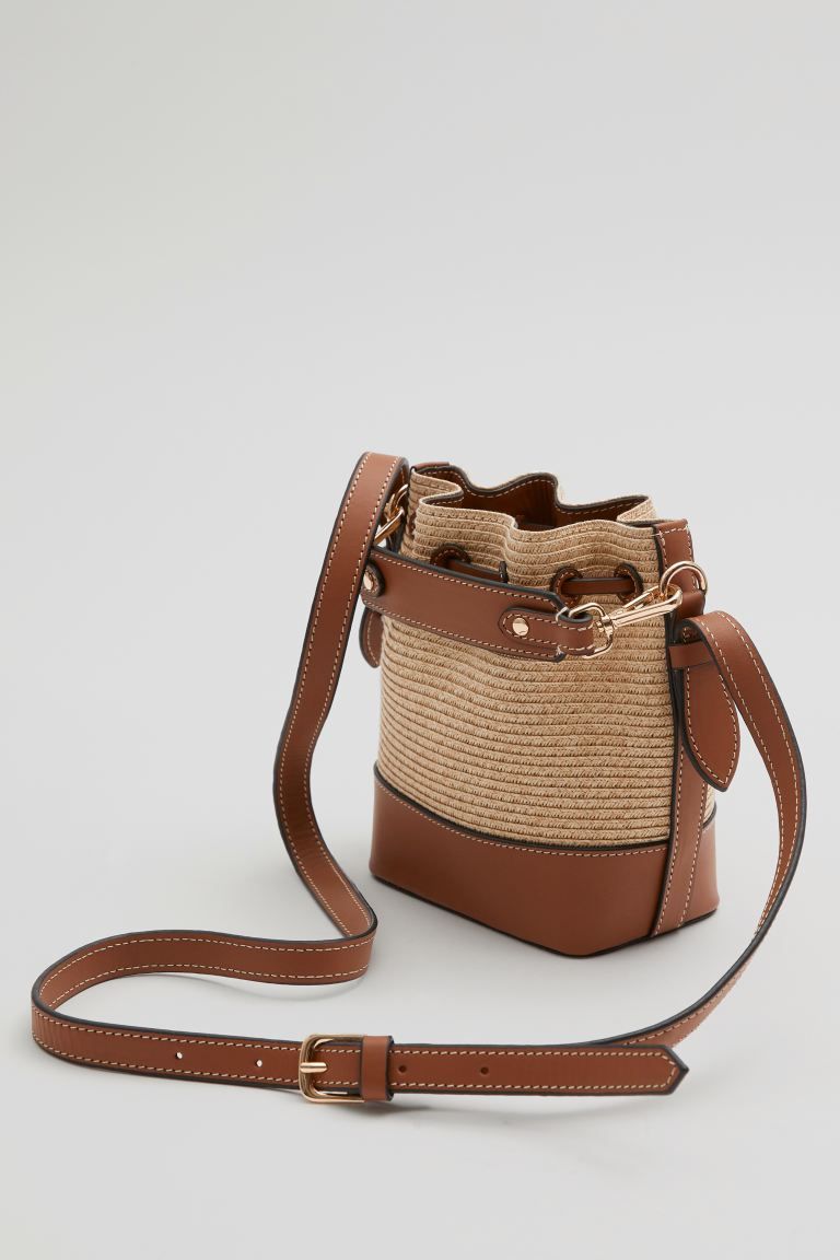 Small Leather Trimmed Straw Bucket | H&M (UK, MY, IN, SG, PH, TW, HK)