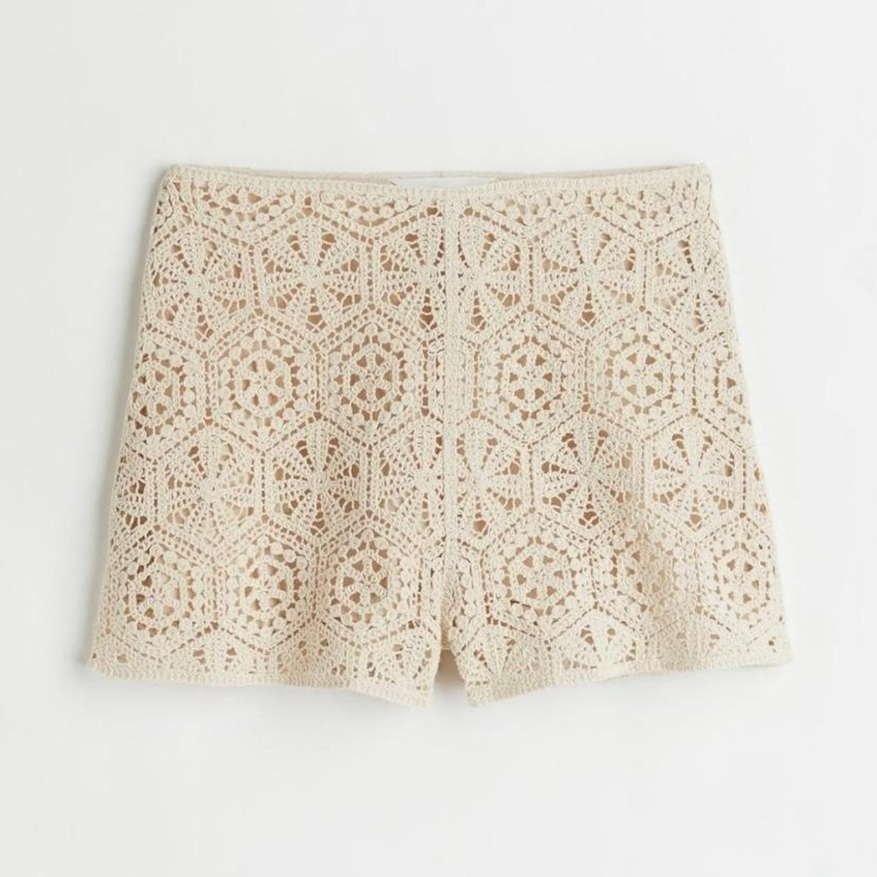H & M Women's Shorts - Cream - S | Depop US