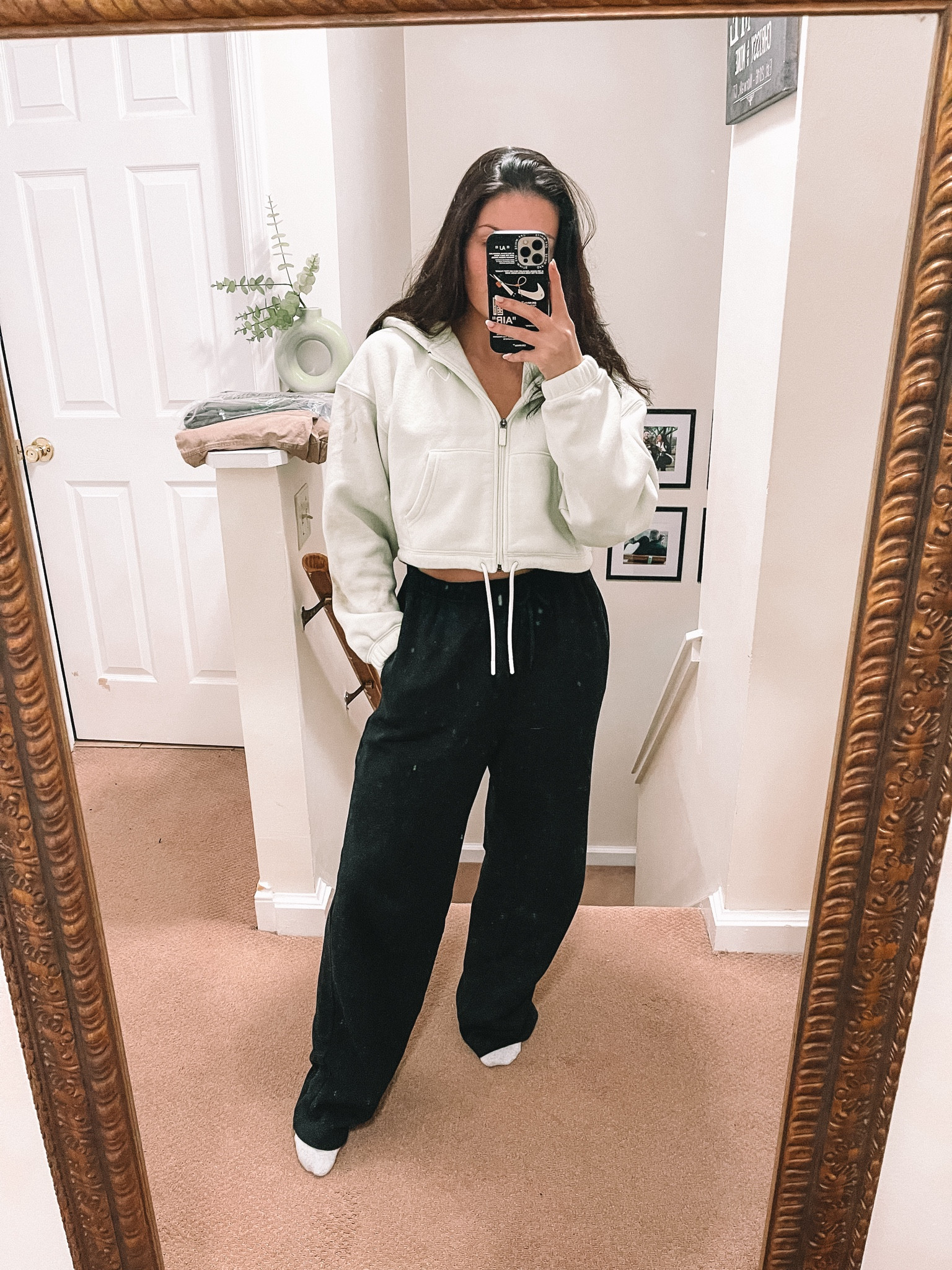 Old navy sweatpants - size small! They run slightly long  