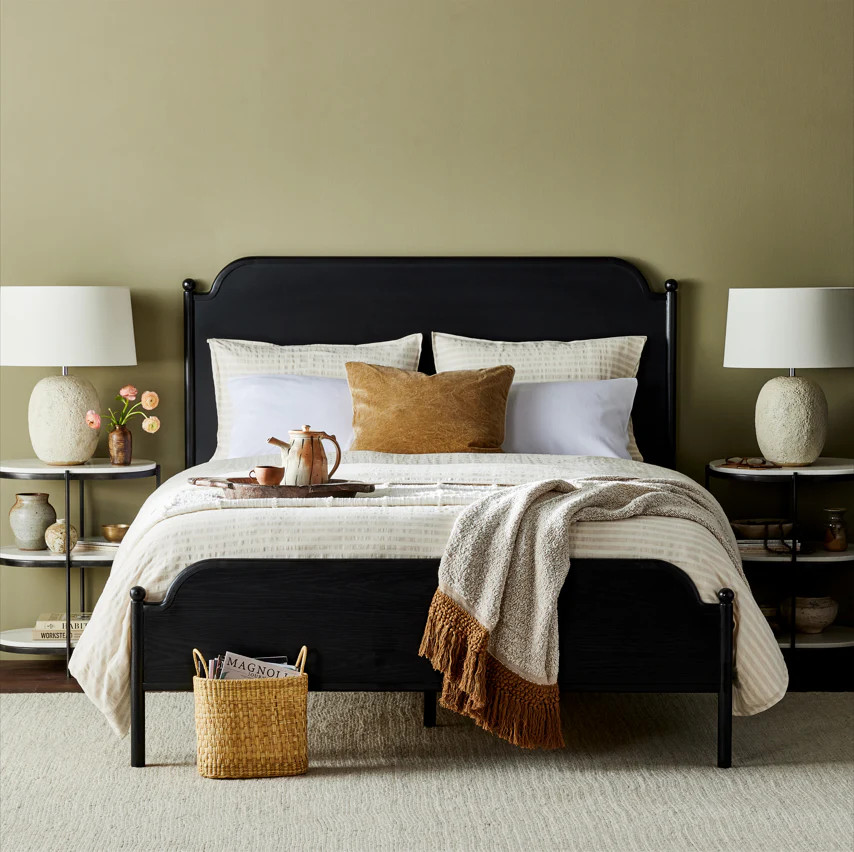 Nadia Bed | Magnolia