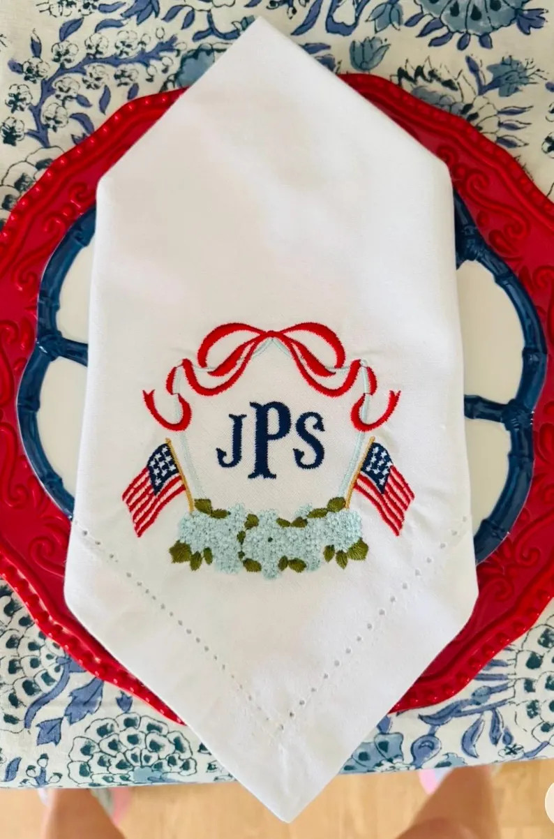 Patriotic Hydrangea Crest Monogram Embroidered Linen Dinner Napkin - Etsy | Etsy (Global)