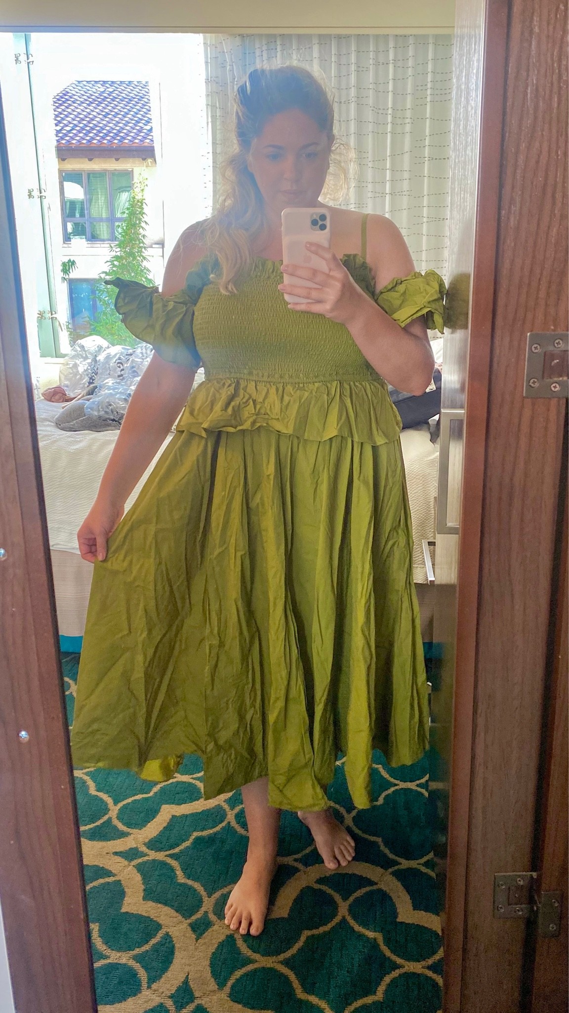 I ordered a size XL and I think it fits perfectly. You can wear with or without the straps. The attach with a button. 

#LTKcurves