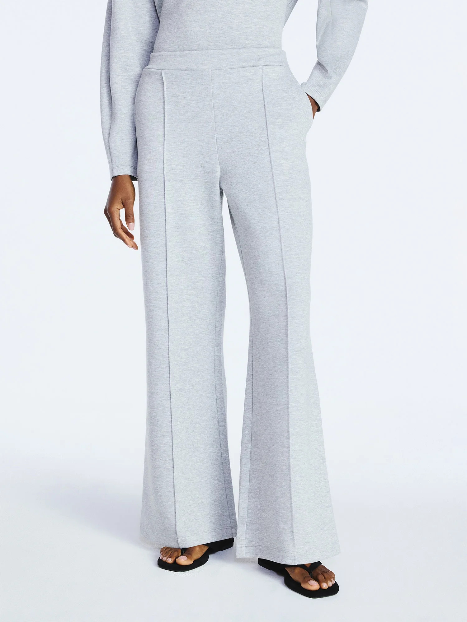 Scoop Women’s and Women’s Plus New Scubaknit Seamed Sweatpants, Regular and Short Lengths, Si... | Walmart (US)