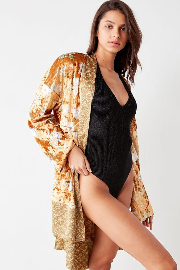 Out From Under Floral Velvet Robe | Urban Outfitters (US and RoW)