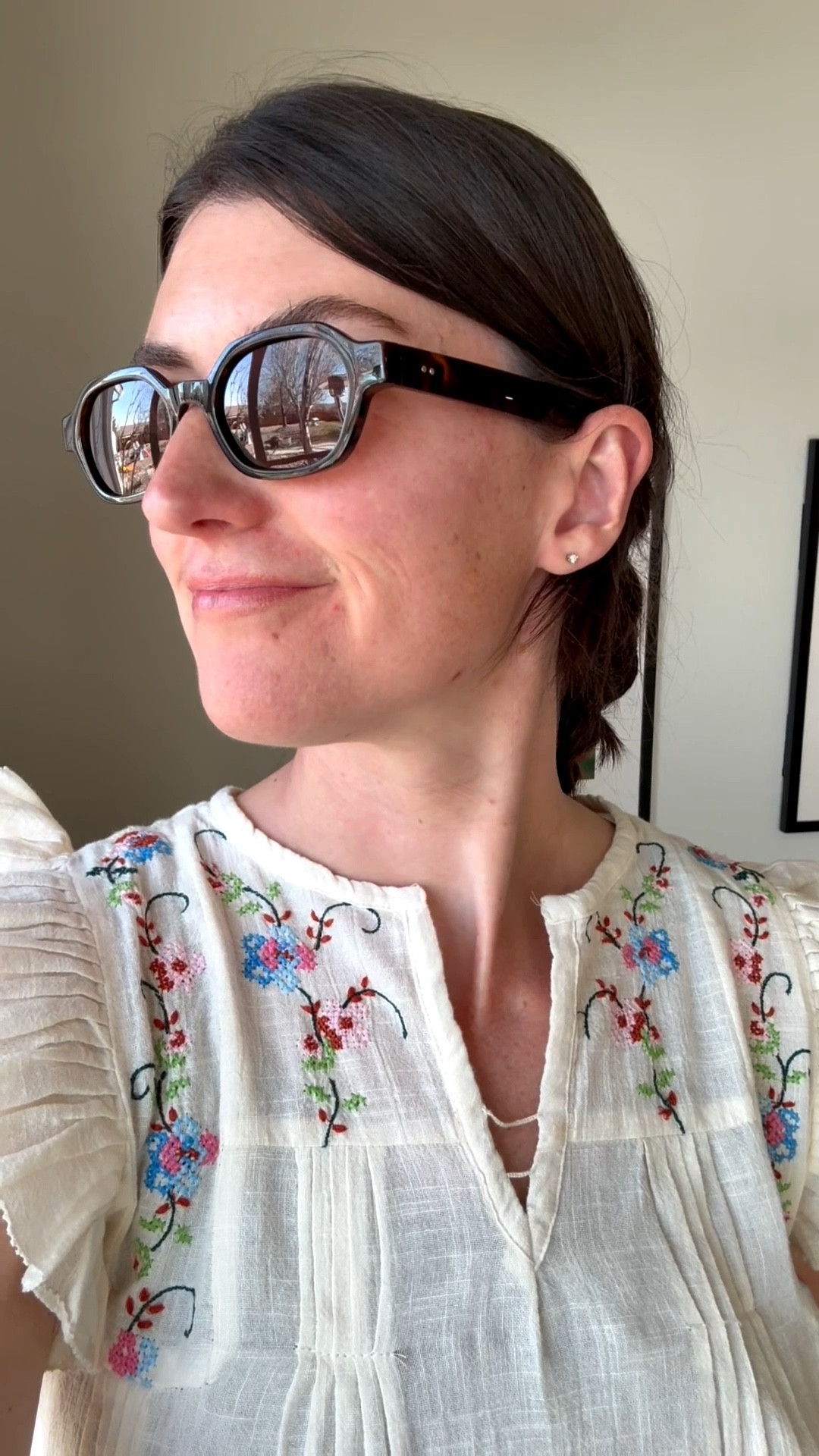My favorite affordable 🕶️ brand. Two new sunglasses for spring. Both very different, but classics. Tortoise shell vs clear peach frames. Oval vs aviator. Pick a favorite! Both under $14. #sojos
15% off discount code "LTK15" 

#LTKmomlife #LTKSpringSale #LTKOver40