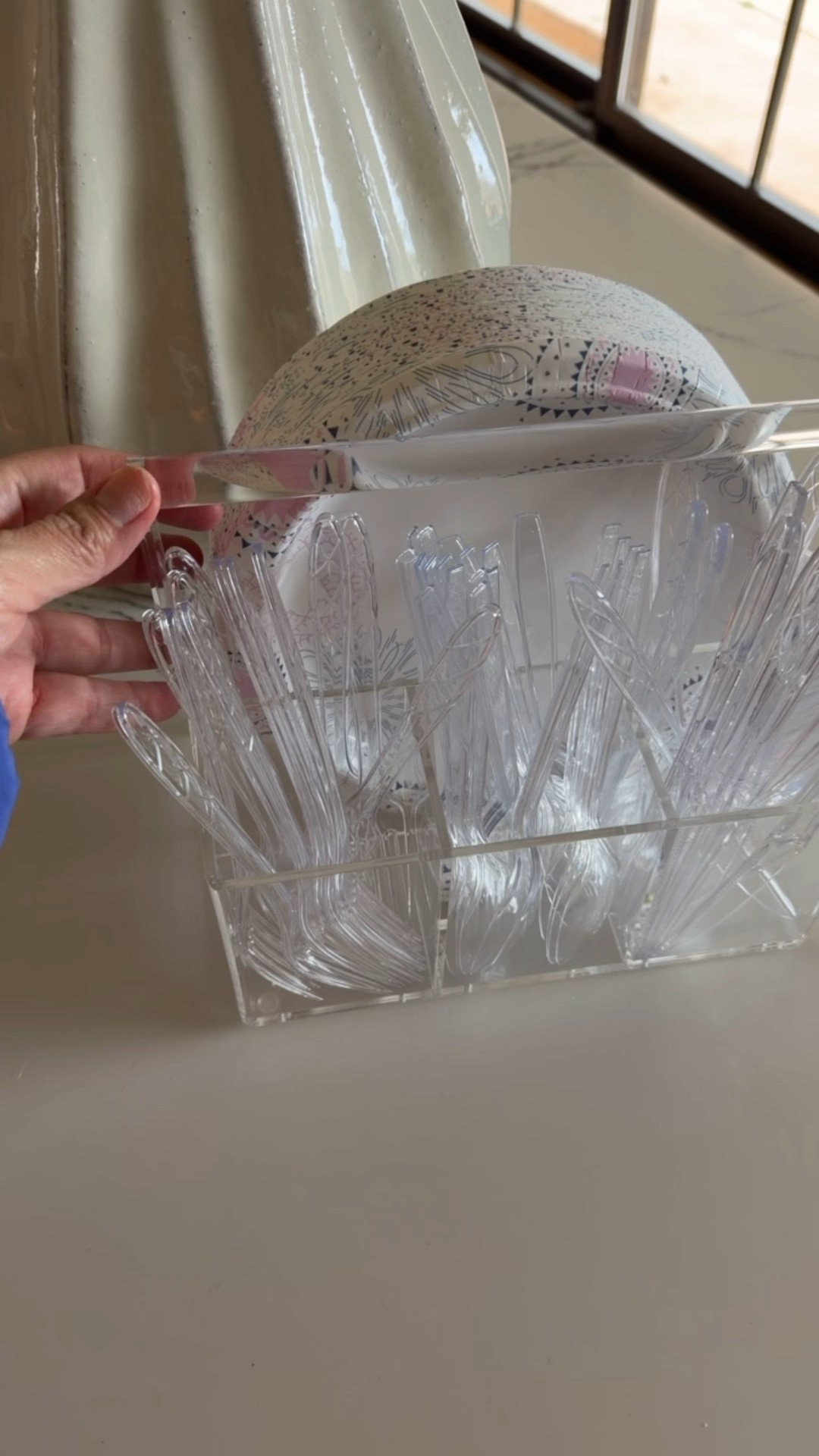 This acrylic utensil holder is less than $30 and free shipping! 

#LTKHome #LTKSaleAlert