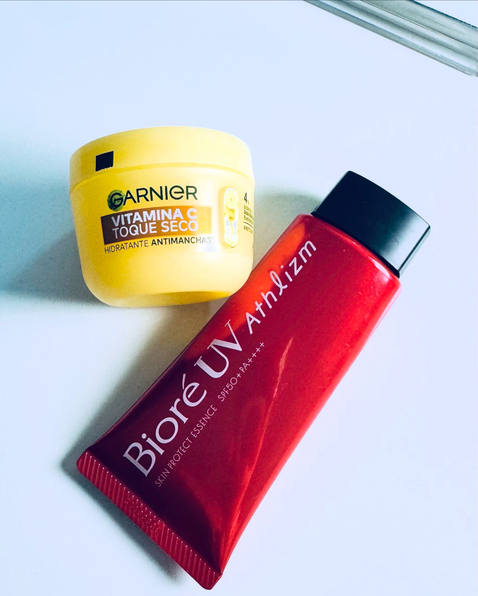 Sou apaixonada por skincare e posso dizer que esses dois produtinhos têm sido os meus favoritos dos últimos tempos. Uma rotina básica, porém eficaz.

#LTKbeleza #LTKbrasil