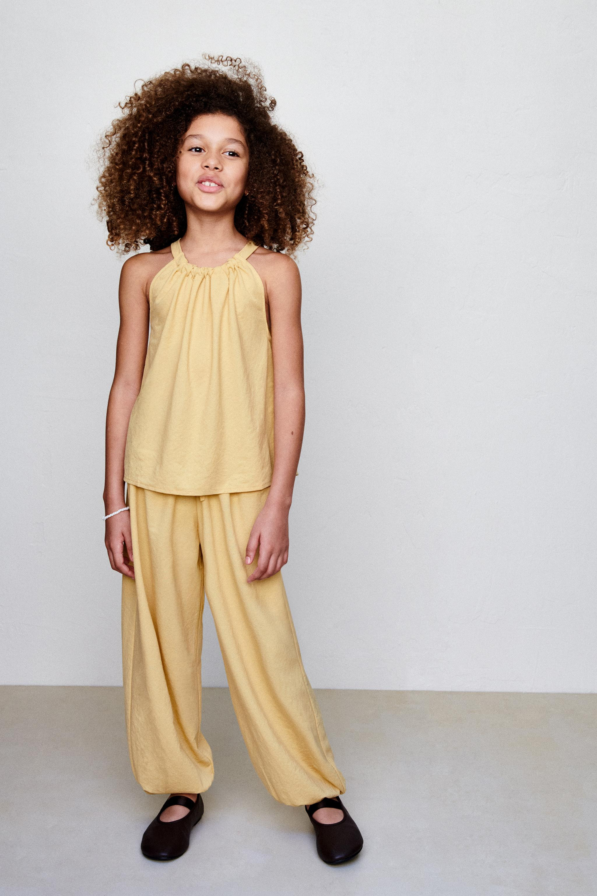Sleeveless halter top. | Zara UK