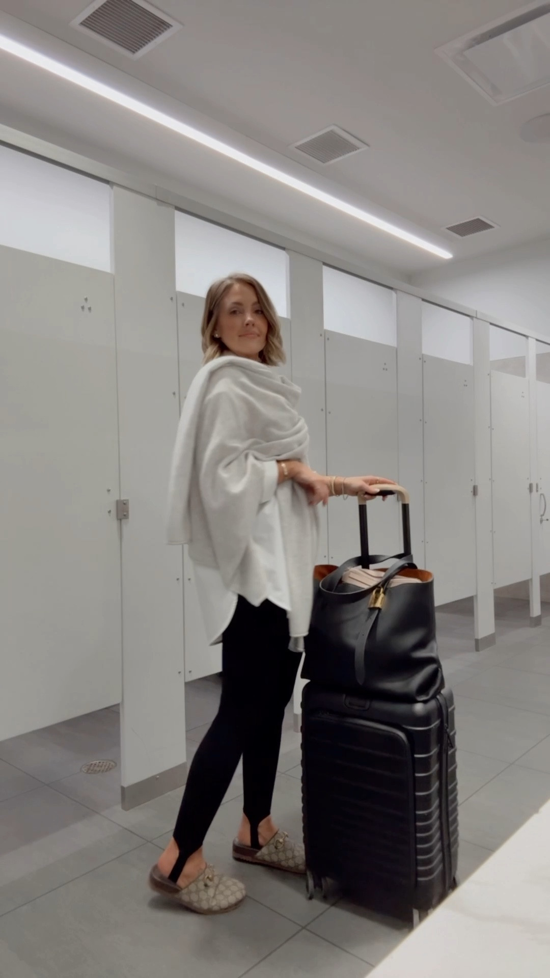 Airport fit check ✈️ XS wrinkle resistant button down / XS stirrup leggings

#LTKPetite #LTKTravel #LTKootd