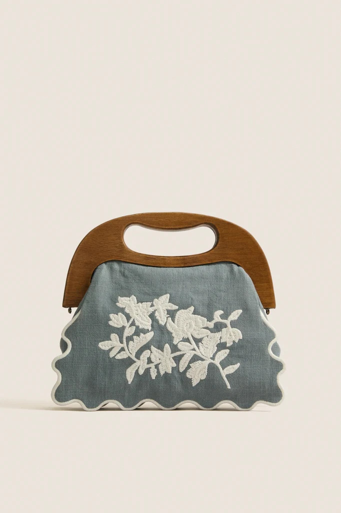 Chambray Floral Bermuda Wooden Handle Bag | Tuckernuck (US)