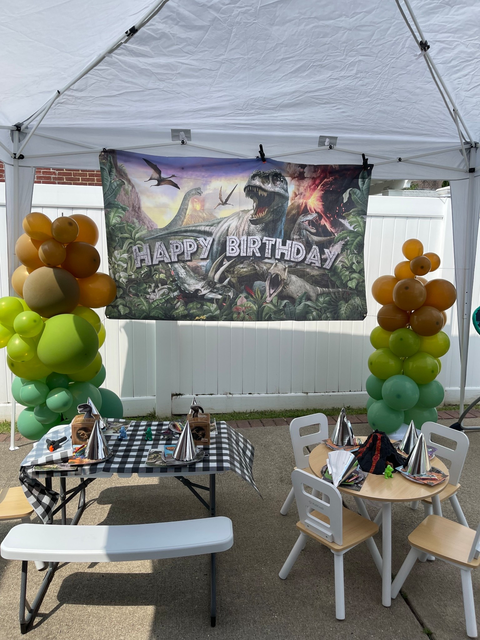 Dinosaur party
Banner
Party decor
Kids Birthday Party
Balloons
Kids Table
Volcano
Decorations 

#LTKFindsUnder50 #LTKParties #LTKKids