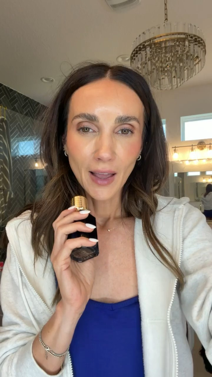 this perfume smells so clean, luxe, and expensive 🤍 one of those scents that makes people stop and ask what you’re wearing every single time

perfume favorites, luxury perfume, clean girl scent, everyday fragrance, feminine perfume, beauty favorites, signature scent, long lasting perfume, designer fragrance, fresh perfume, date night scent, beauty routine, annabrstyle

#LTKSeasonal #LTKBeauty #LTKgrwm